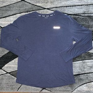 🛍 4/$20 Reebok longsleeve tee